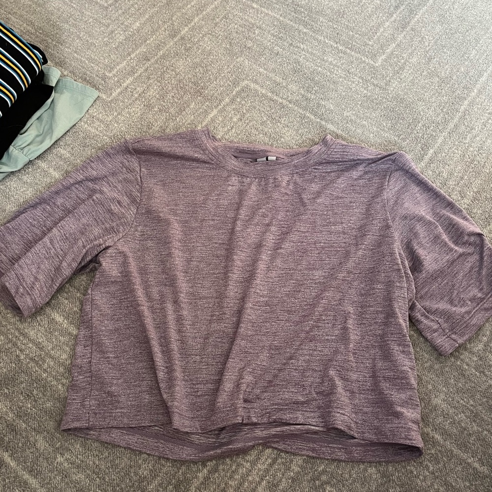 Purple cropped athletic shirt~XS